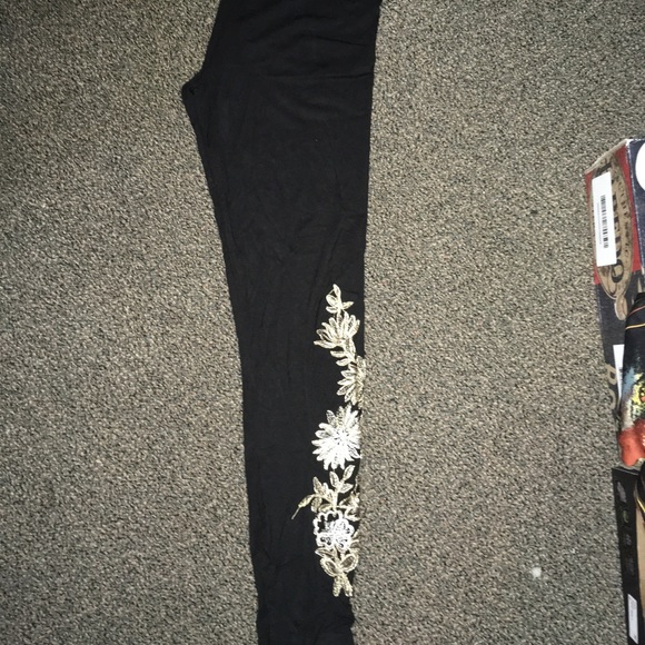 🍂🍁 Simply Be Gold Applique Black Legging Sz 10 - Picture 9 of 9